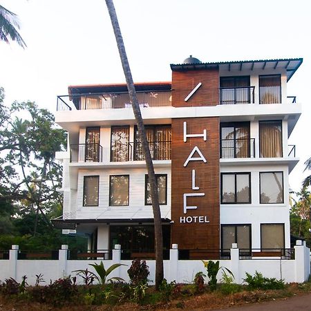 Half Hotel Калангуте Екстериор снимка